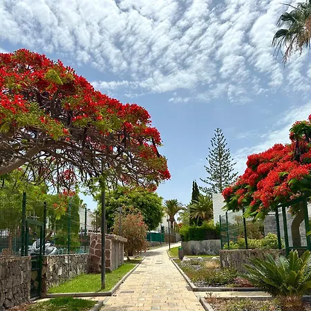 Cerca De La Playa Y Jardin Apartmán *