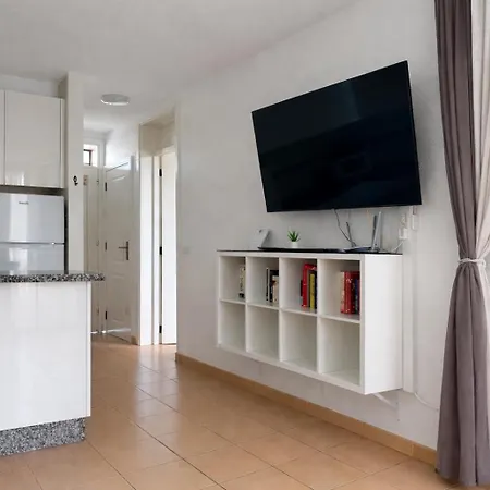 Cerca De La Playa Y Jardin Apartment