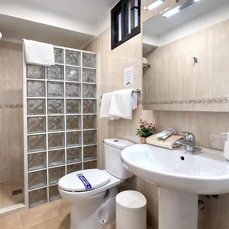 Cerca De La Playa Y Jardin Apartment