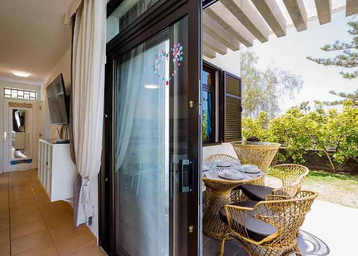 Cerca De La Playa Y Jardin Apartment