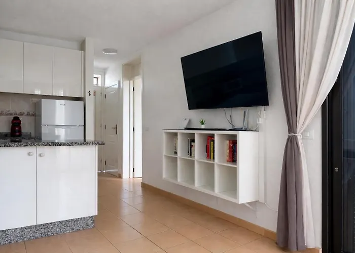 Cerca De La Playa Y Jardin Apartment