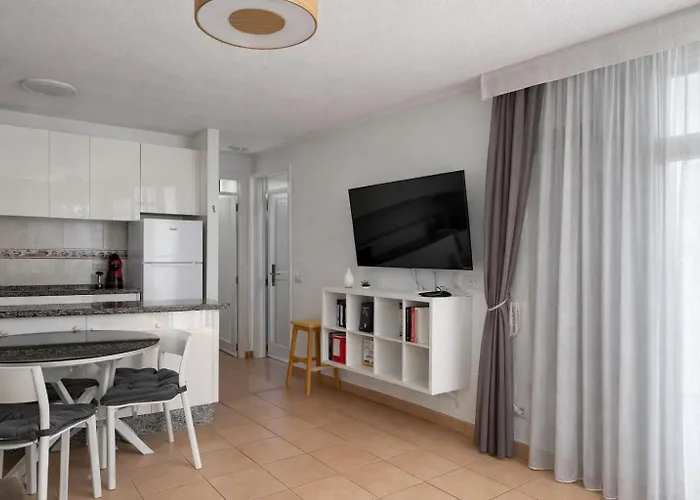 Cerca De La Playa Y Jardin Apartment