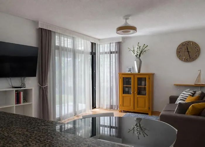 Cerca De La Playa Y Jardin