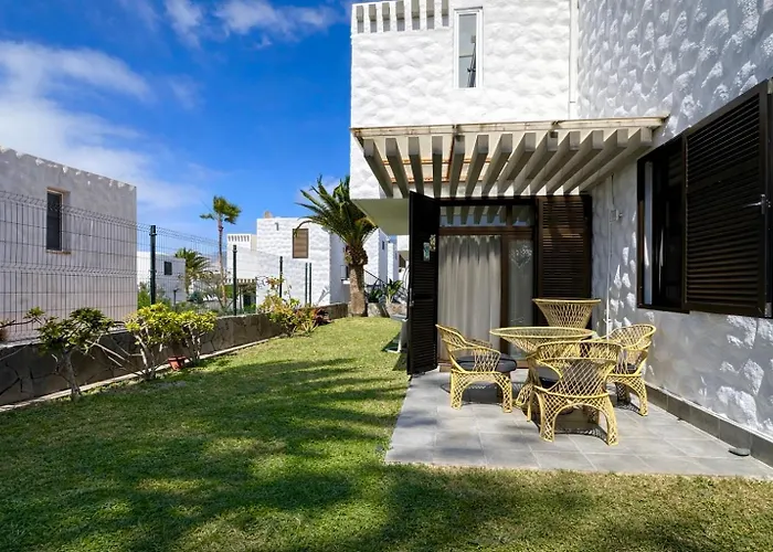 Cerca De La Playa Y Jardin Apartment