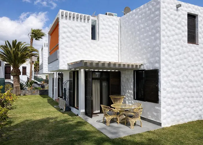 Cerca De La Playa Y Jardin